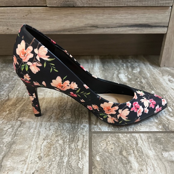 Kelly & Katie Astiva Black Floral Shoes size 6 - Picture 6 of 13